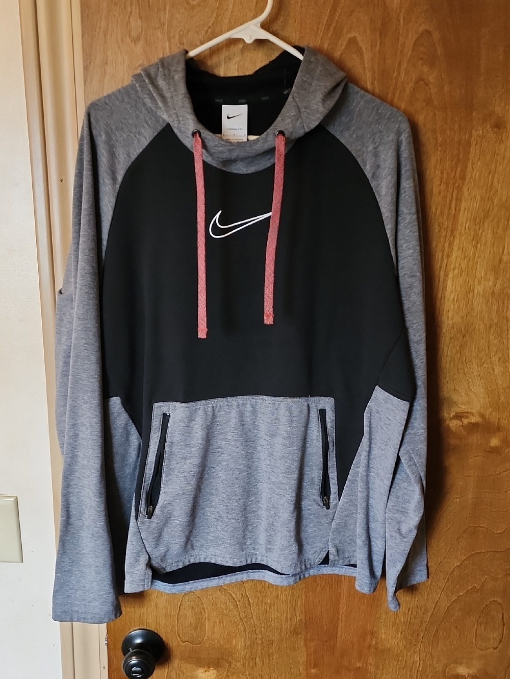 NWOT Nike Men's Black & Gray Pullover Hoodie
